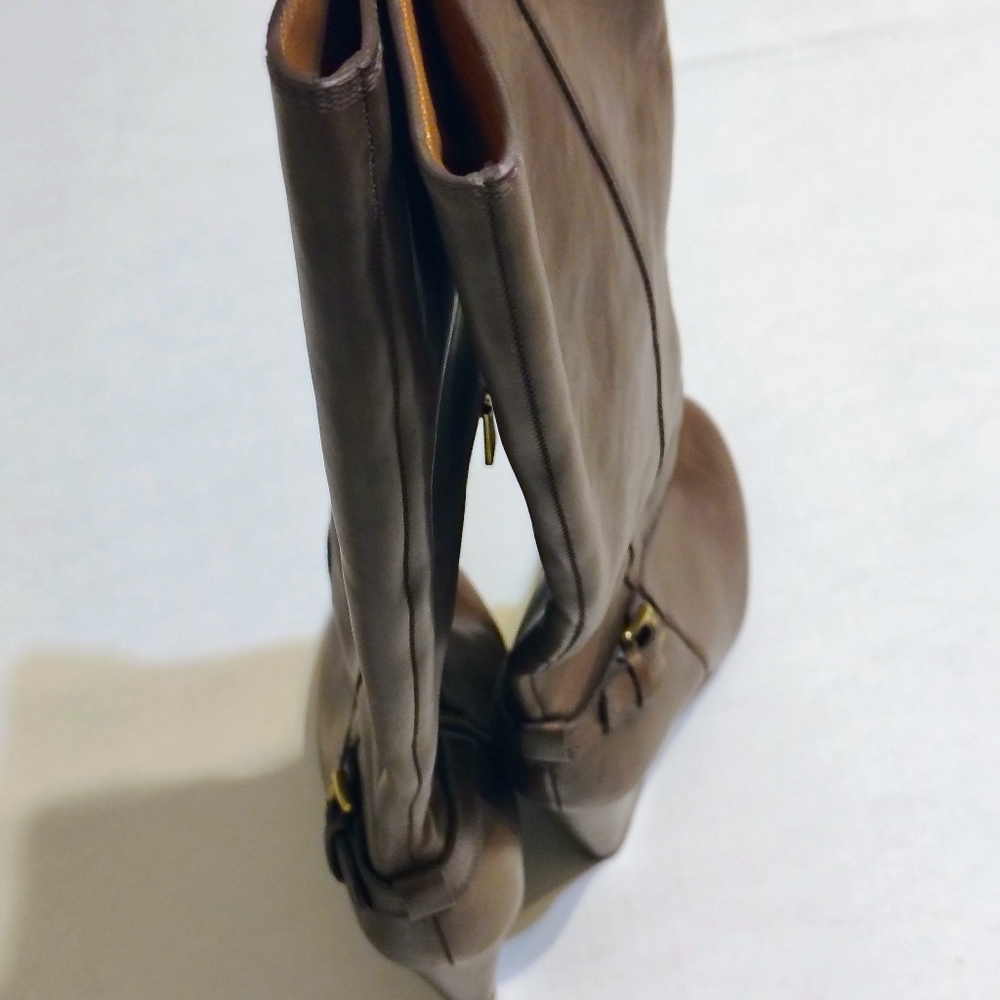 Coach "Dorthy" Tan Leather Wedge Boots Size 10B - Picture 5 of 16
